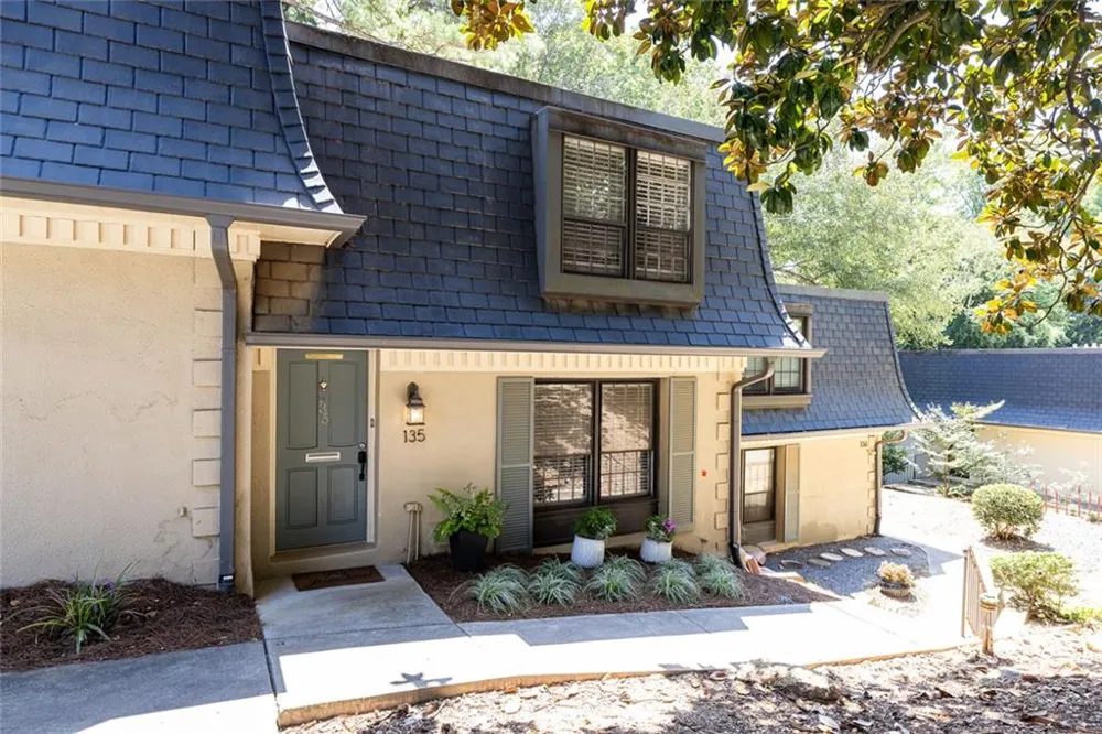 135 Woodmere Square NW Atlanta, GA 30327