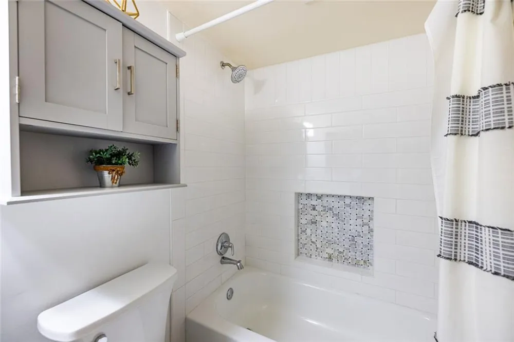 135 Woodmere Square NW Atlanta, GA 30327