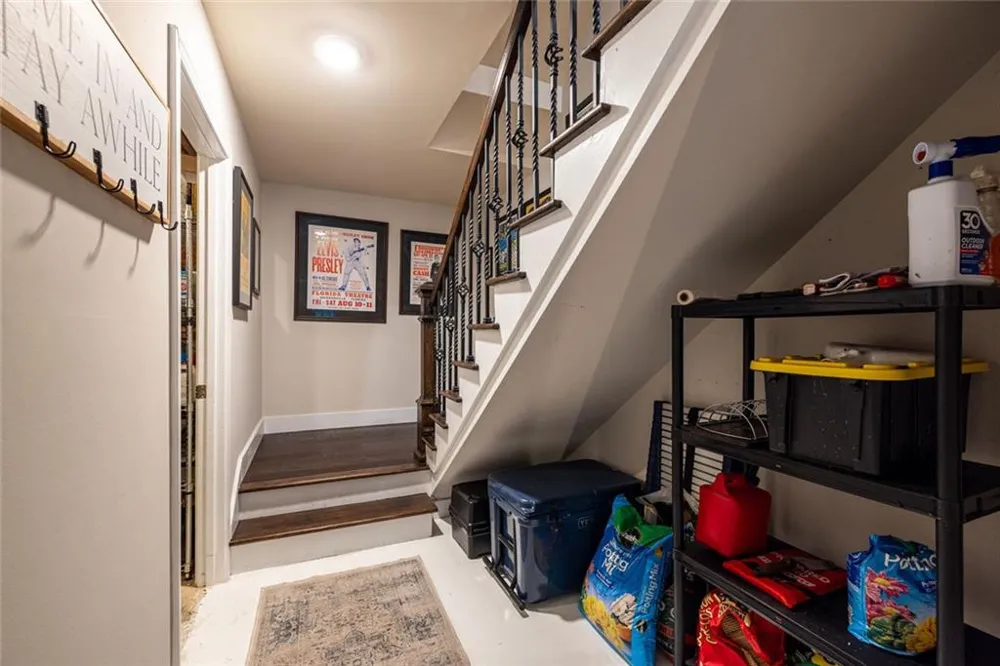 135 Woodmere Square NW Atlanta, GA 30327