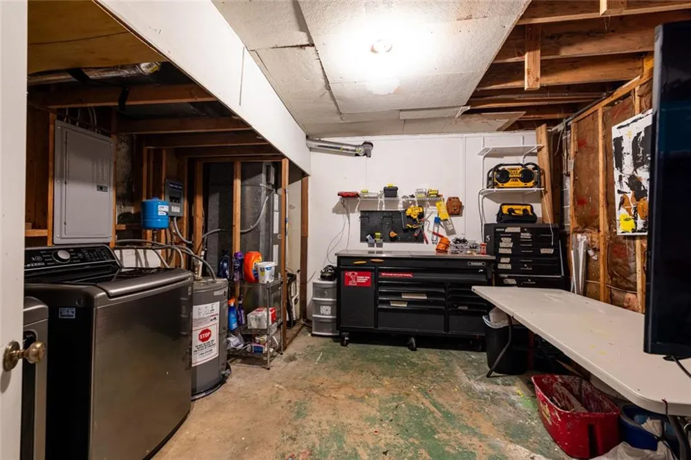 135 Woodmere Square NW Atlanta, GA 30327