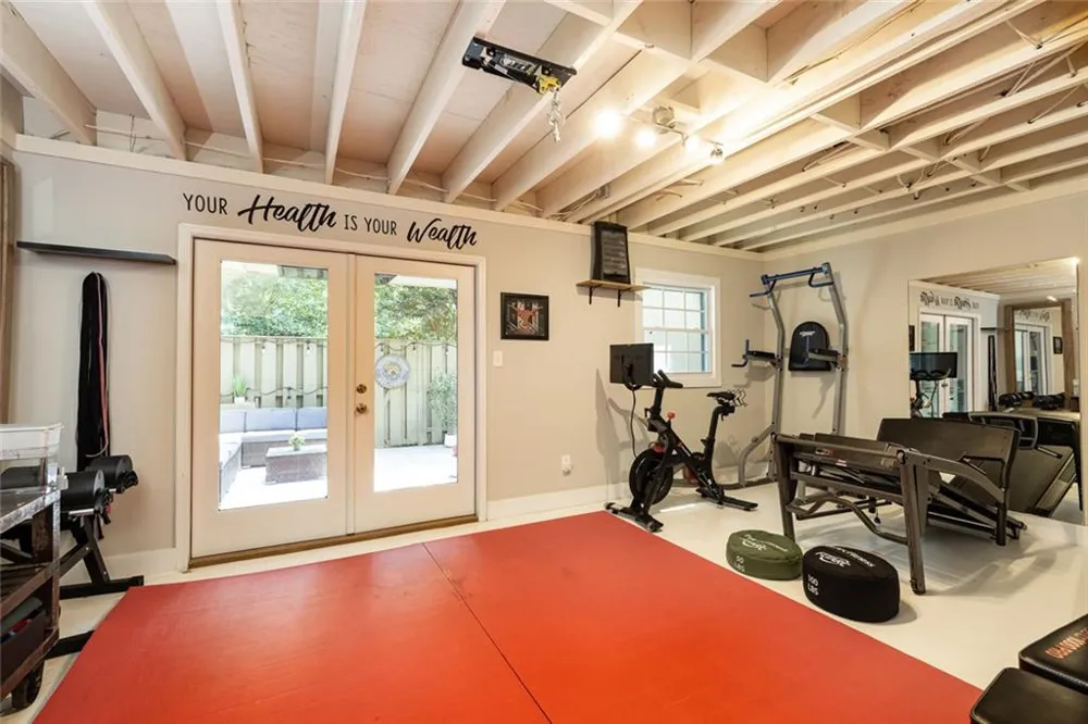 135 Woodmere Square NW Atlanta, GA 30327