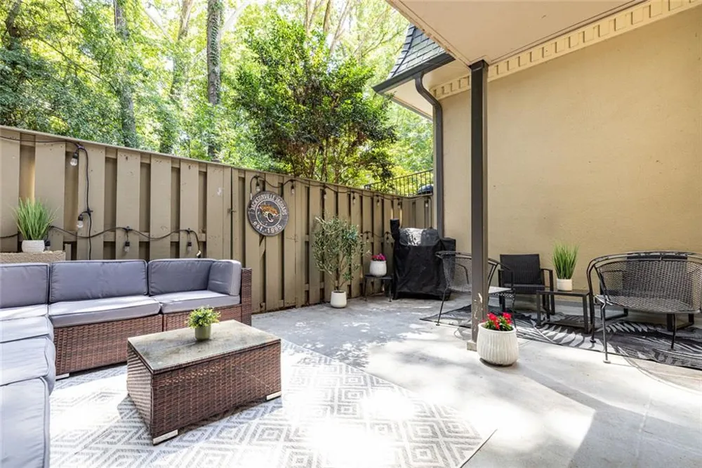 135 Woodmere Square NW Atlanta, GA 30327