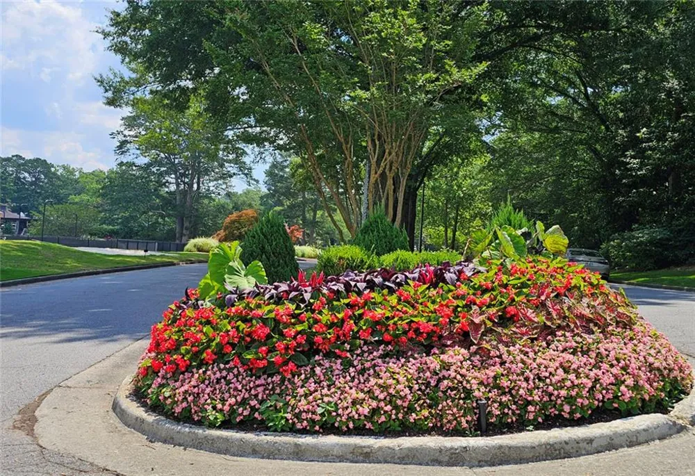 135 Woodmere Square NW Atlanta, GA 30327