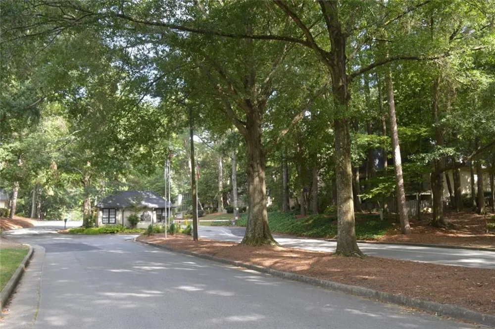 135 Woodmere Square NW Atlanta, GA 30327