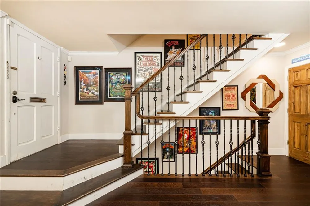 135 Woodmere Square NW Atlanta, GA 30327