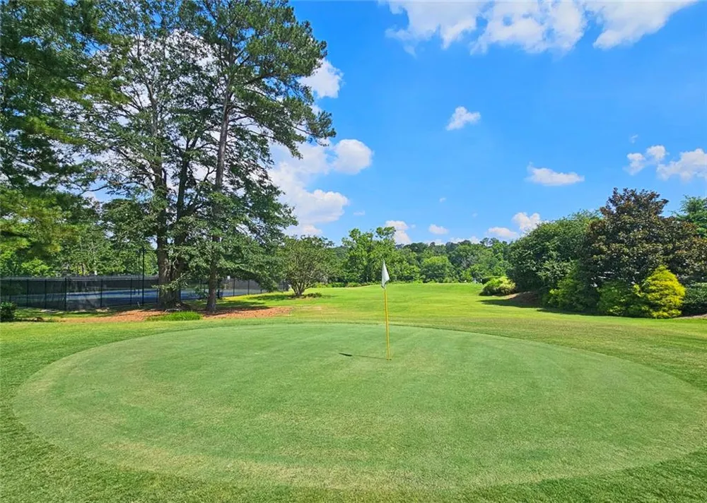 135 Woodmere Square NW Atlanta, GA 30327