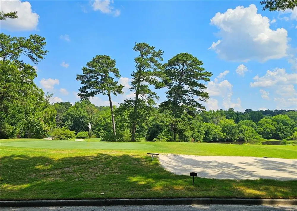135 Woodmere Square NW Atlanta, GA 30327