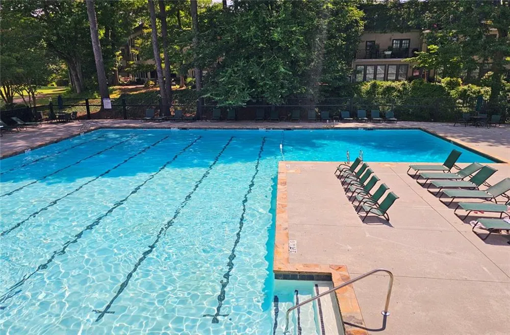 135 Woodmere Square NW Atlanta, GA 30327