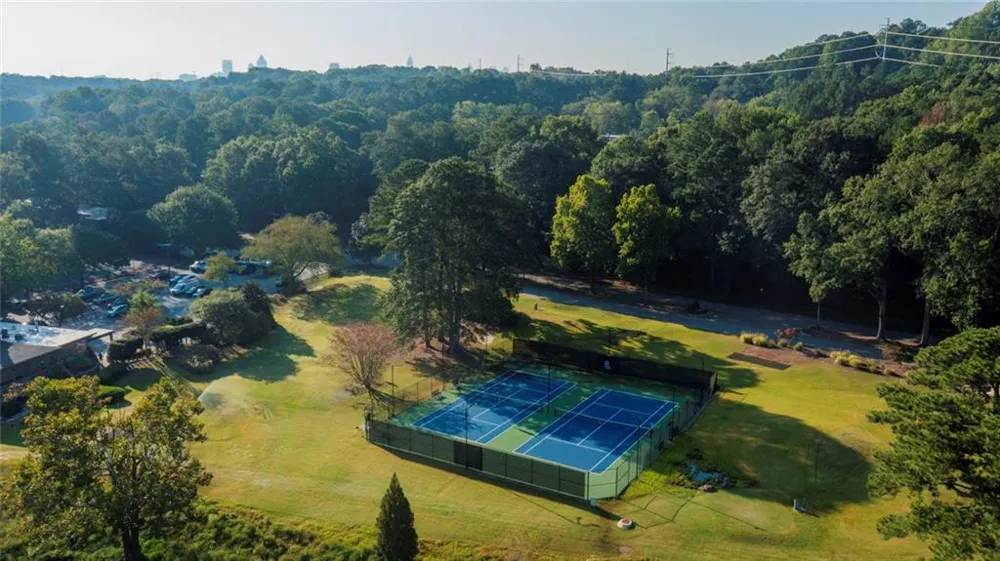 135 Woodmere Square NW Atlanta, GA 30327