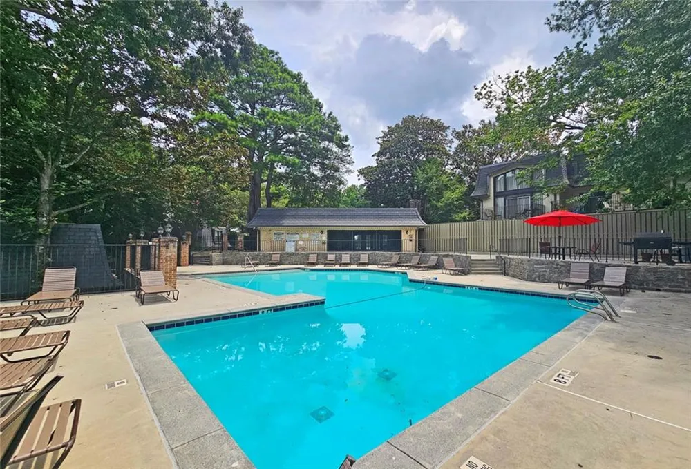 135 Woodmere Square NW Atlanta, GA 30327
