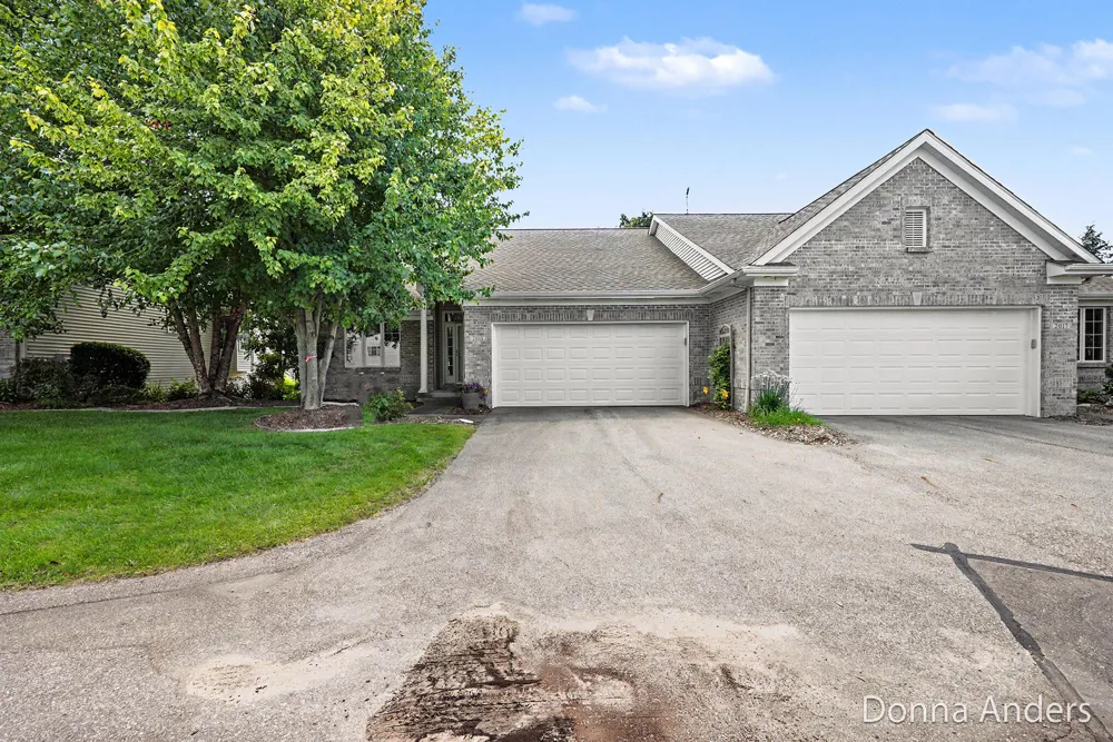 2015 Bryceway Court NE Grand Rapids, MI 49505