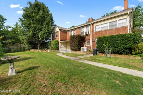 1422 Heard Avenue #1/2
