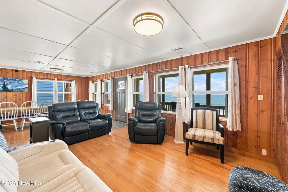 616 Shore Drive Surf City, NC 28445
