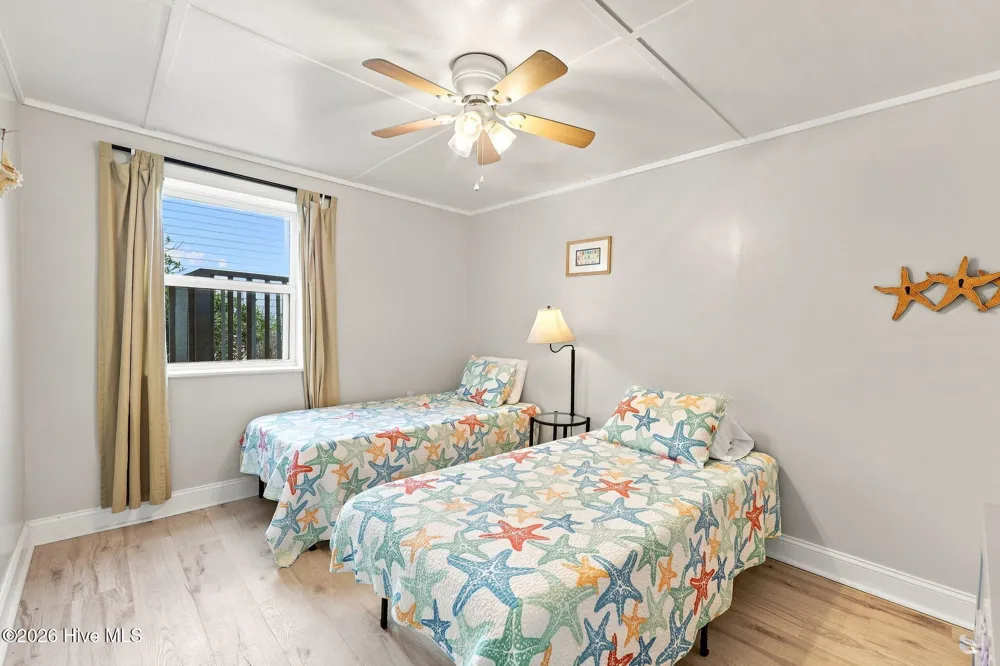 616 Shore Drive Surf City, NC 28445