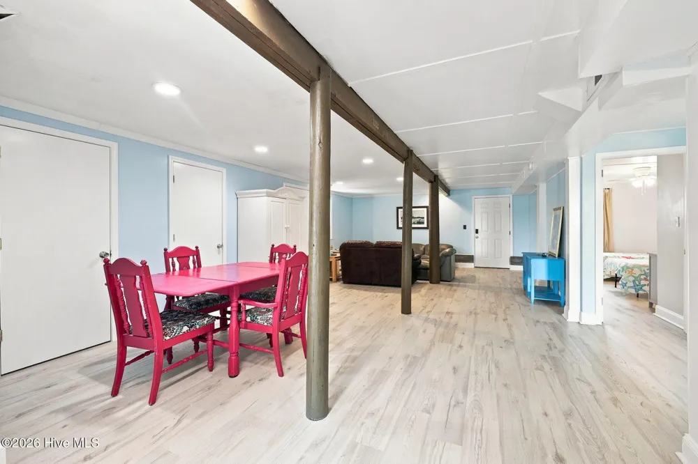 616 Shore Drive Surf City, NC 28445