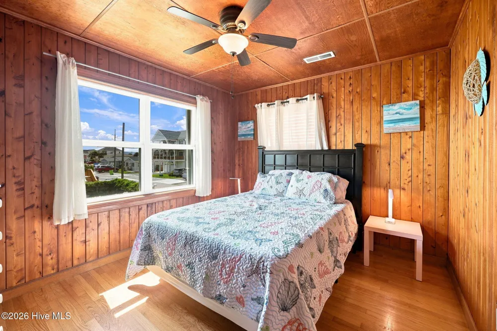 616 Shore Drive Surf City, NC 28445