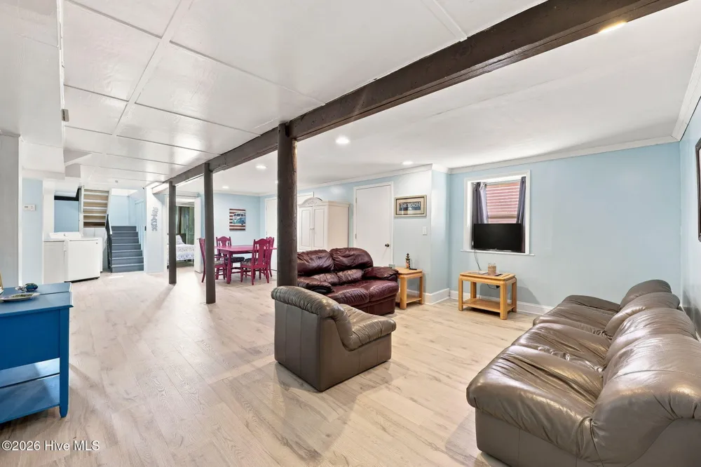 616 Shore Drive Surf City, NC 28445