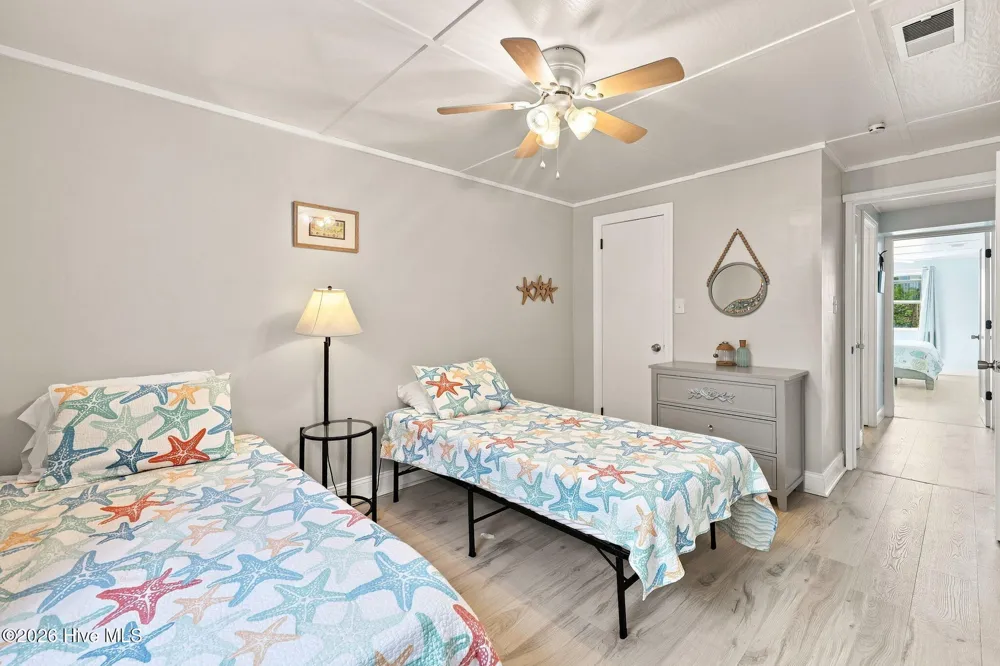 616 Shore Drive Surf City, NC 28445