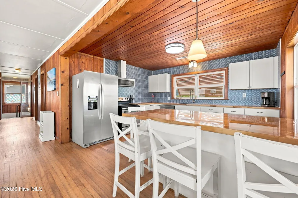 616 Shore Drive Surf City, NC 28445