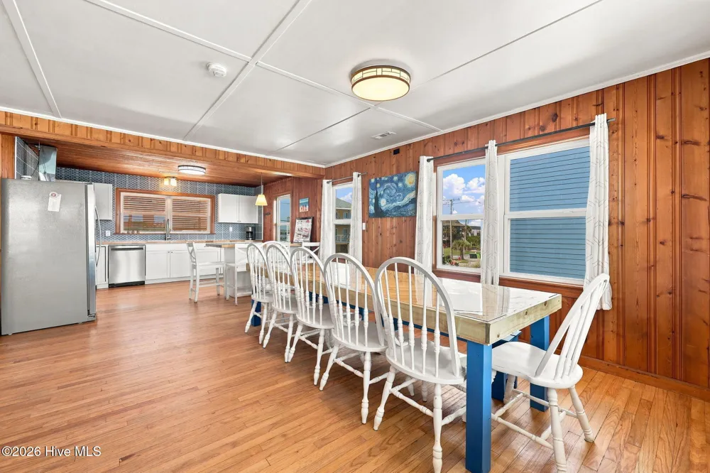 616 Shore Drive Surf City, NC 28445