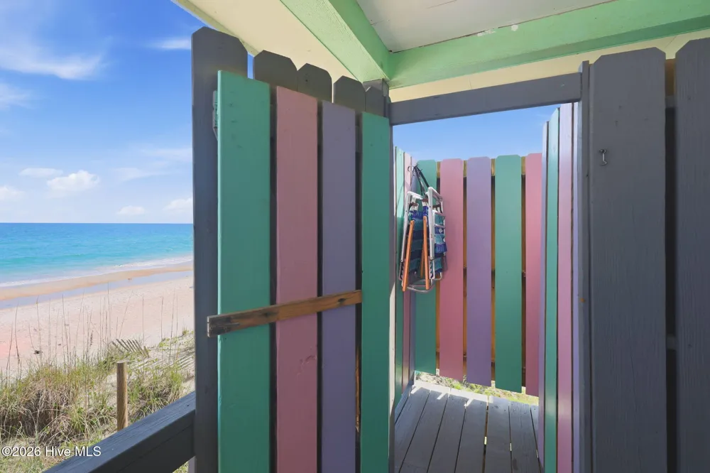 616 Shore Drive Surf City, NC 28445