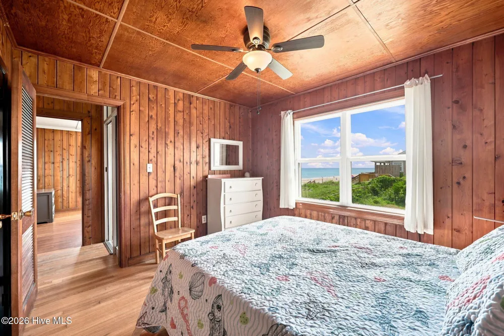 616 Shore Drive Surf City, NC 28445