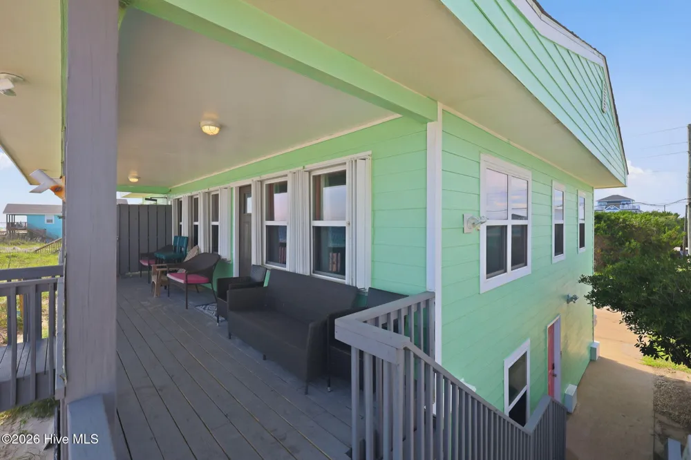 616 Shore Drive Surf City, NC 28445