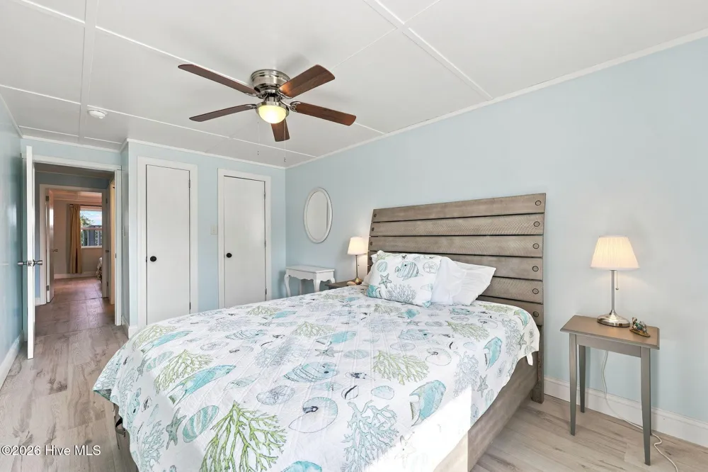 616 Shore Drive Surf City, NC 28445