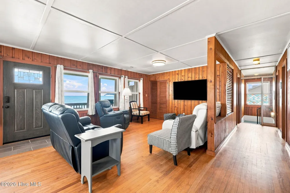 616 Shore Drive Surf City, NC 28445
