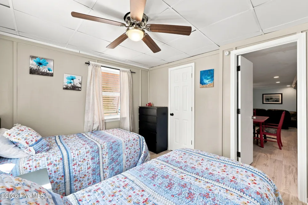 616 Shore Drive Surf City, NC 28445