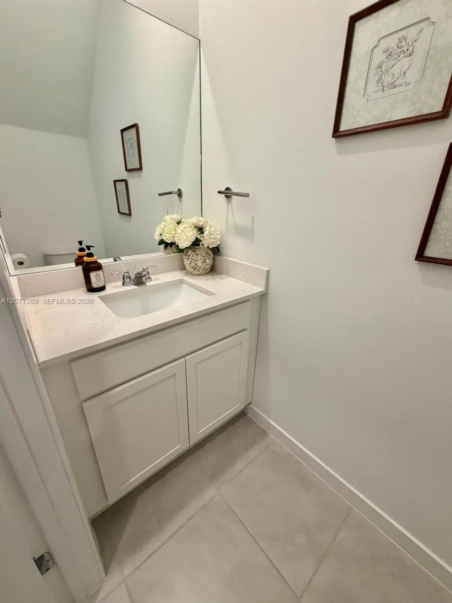 856 SW 11th Way Florida City, FL 33034