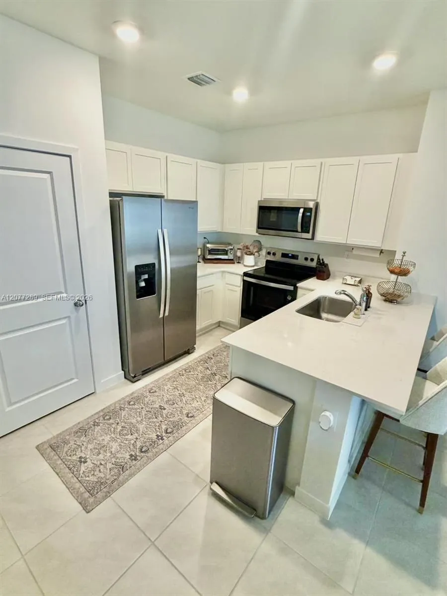 856 SW 11th Way Florida City, FL 33034