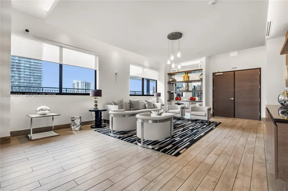 999 SW 1st Ave #1114 Miami, FL 33130