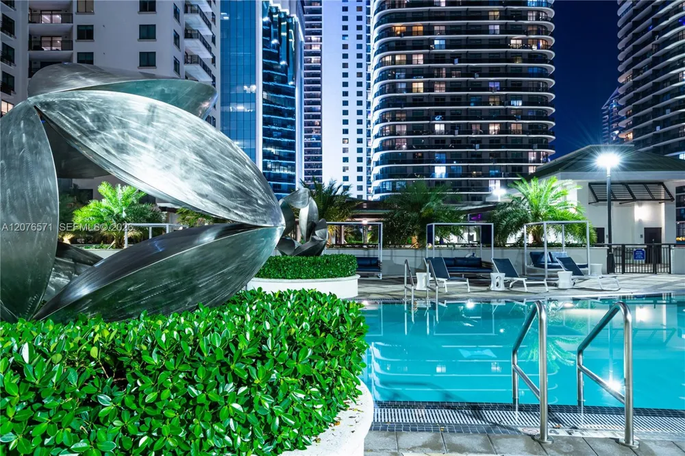 999 SW 1st Ave #1114 Miami, FL 33130