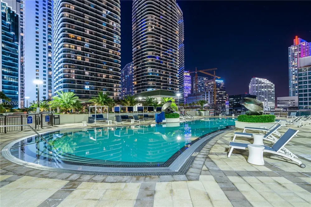999 SW 1st Ave #1114 Miami, FL 33130