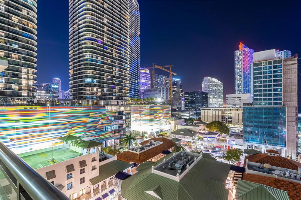 999 SW 1st Ave #1114 Miami, FL 33130