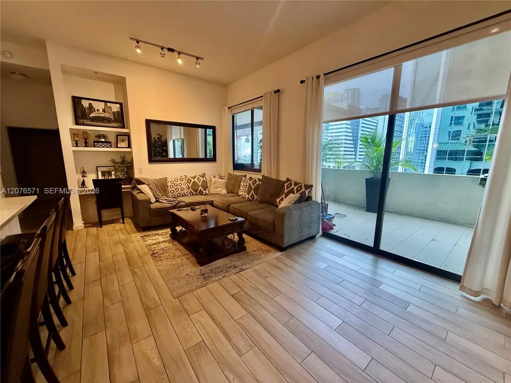 999 SW 1st Ave #1114 Miami, FL 33130