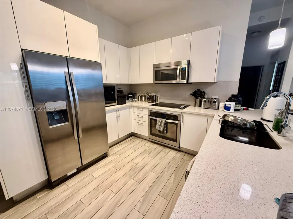 999 SW 1st Ave #1114 Miami, FL 33130