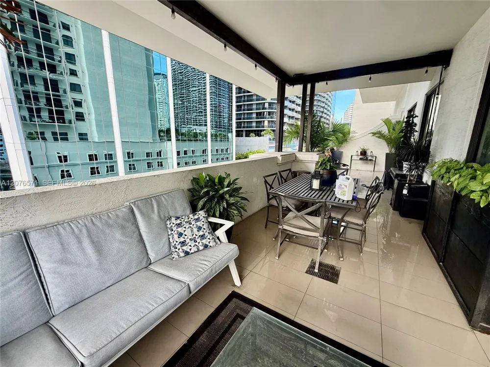 999 SW 1st Ave #1114 Miami, FL 33130