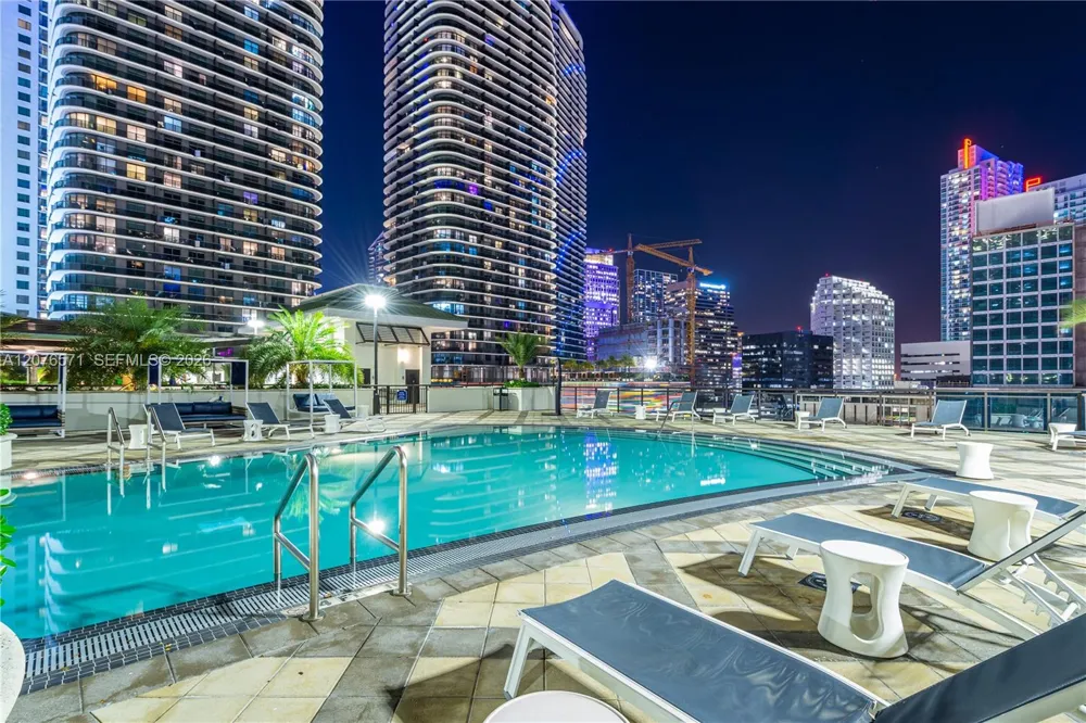 999 SW 1st Ave #1114 Miami, FL 33130