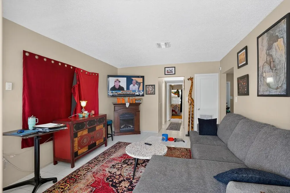 208 SW 2ND PLACE #1-2 Dania Beach, FL 33004