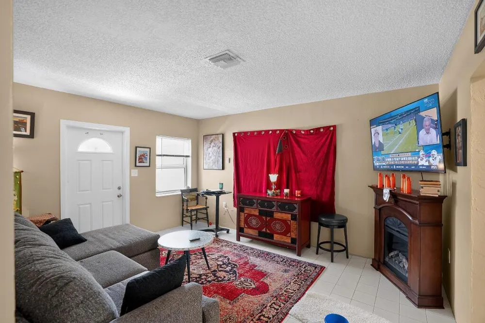208 SW 2ND PLACE #1-2 Dania Beach, FL 33004