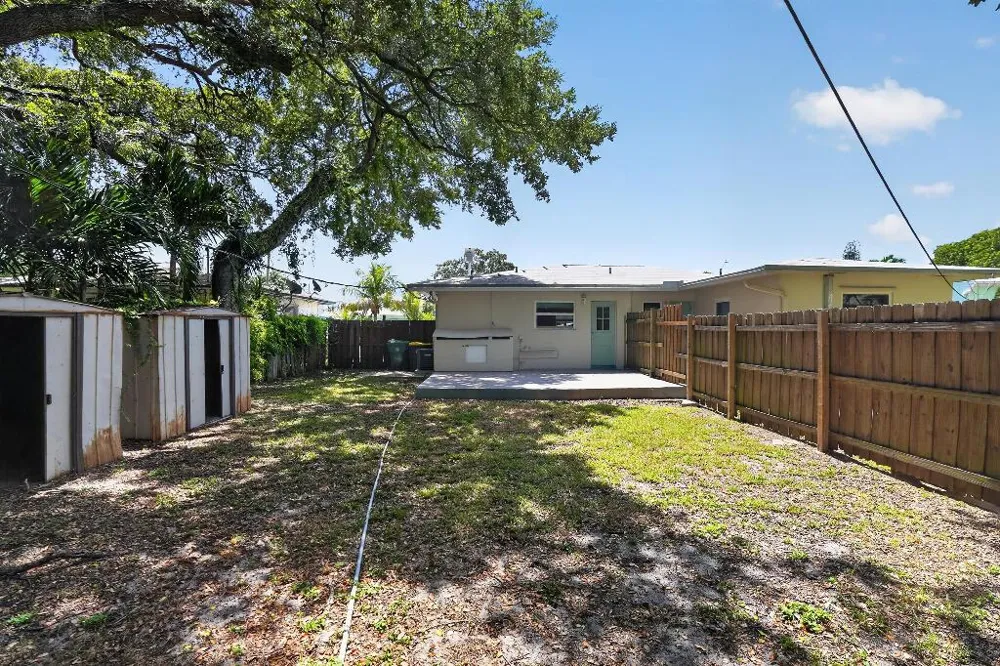 208 SW 2ND PLACE #1-2 Dania Beach, FL 33004