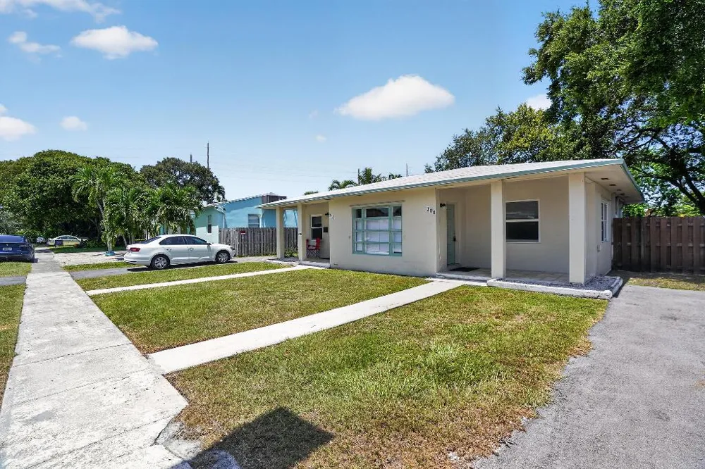 208 SW 2ND PLACE #1-2 Dania Beach, FL 33004