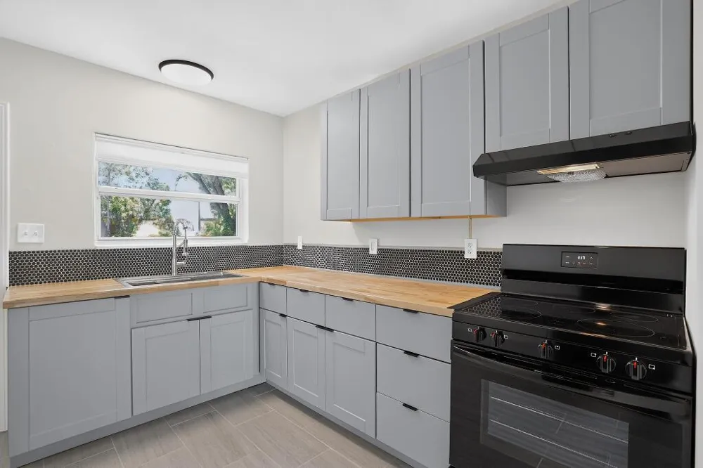 208 SW 2ND PLACE #1-2 Dania Beach, FL 33004