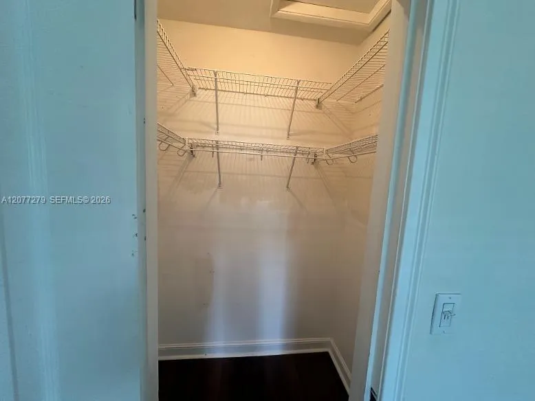 32 Camden Dr #9 Bal Harbour, FL 33154