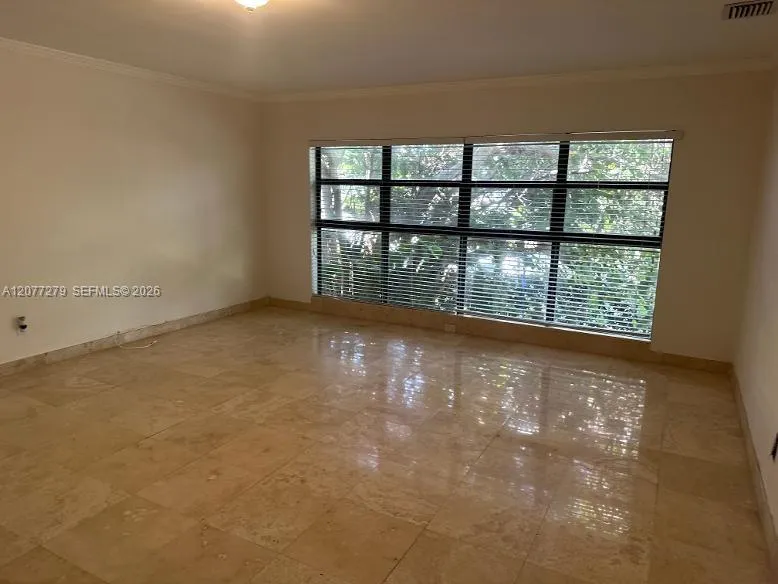 32 Camden Dr #9 Bal Harbour, FL 33154
