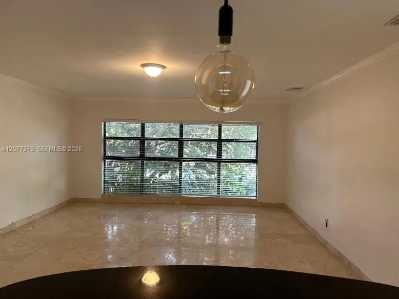 32 Camden Dr #9 Bal Harbour, FL 33154