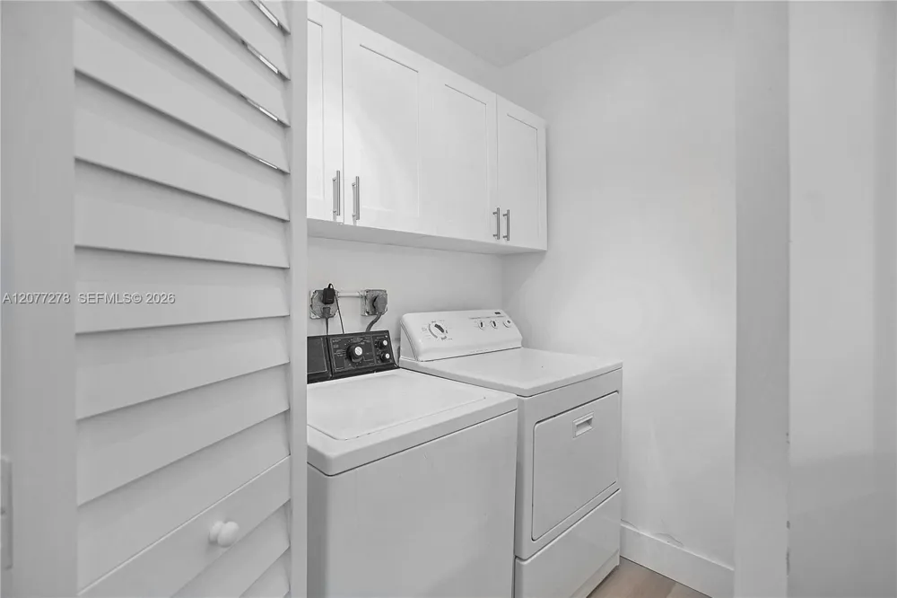 9273 Collins Ave #309 Surfside, FL 33154