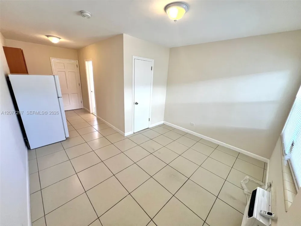 700 NE 85th St #14 Miami, FL 33138